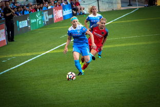 开云体育在线登入-职业乒乓球联赛吸引大量社会关注，职业乒乓球员与业余的比赛视频