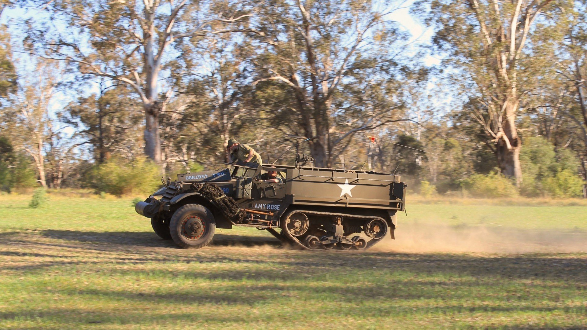 女足队员专项训练侧重小范围控球和传导能力,女足 训练